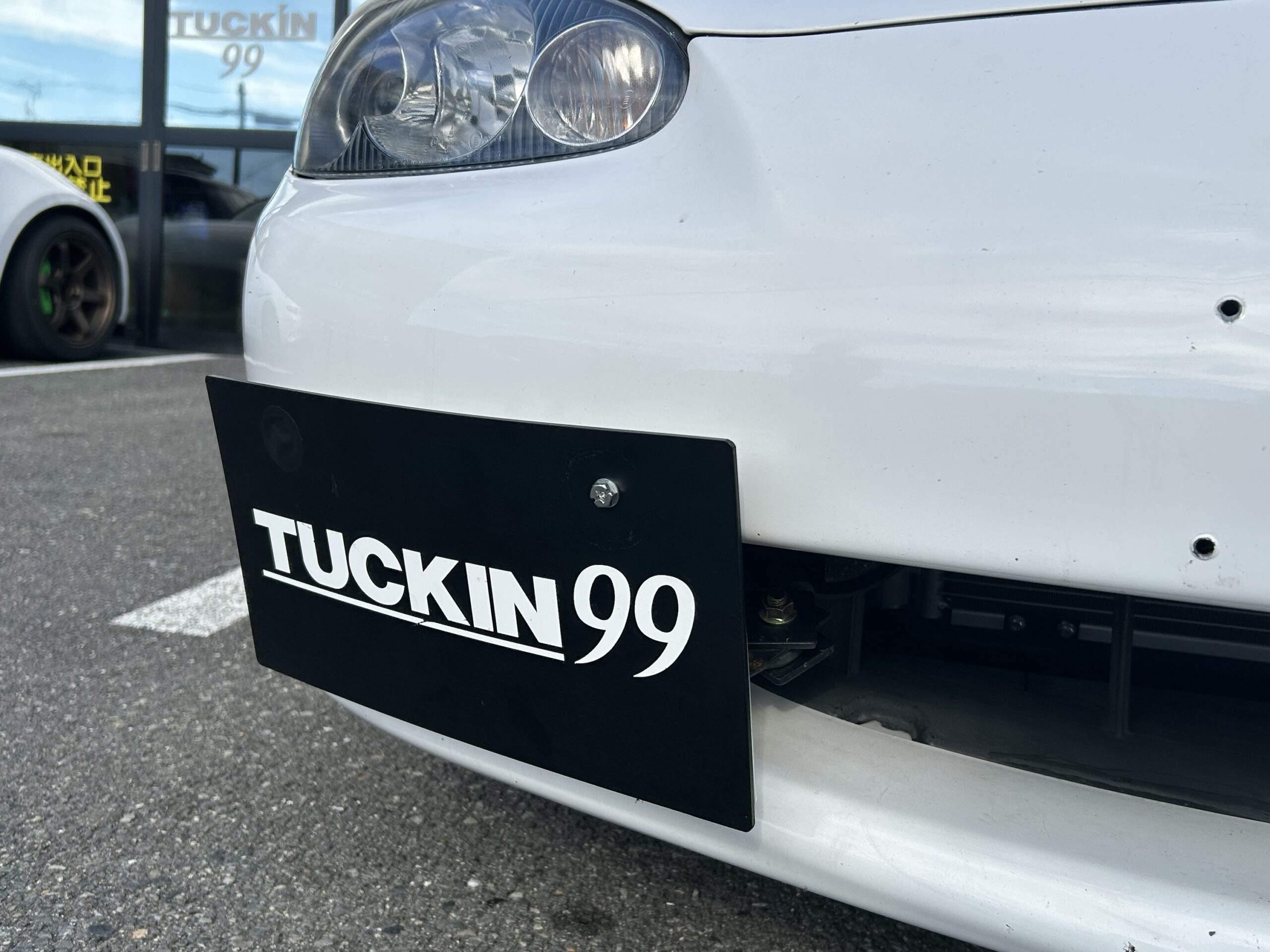 ナンバープレートステー (運転席側オフセット) – TUCKIN99